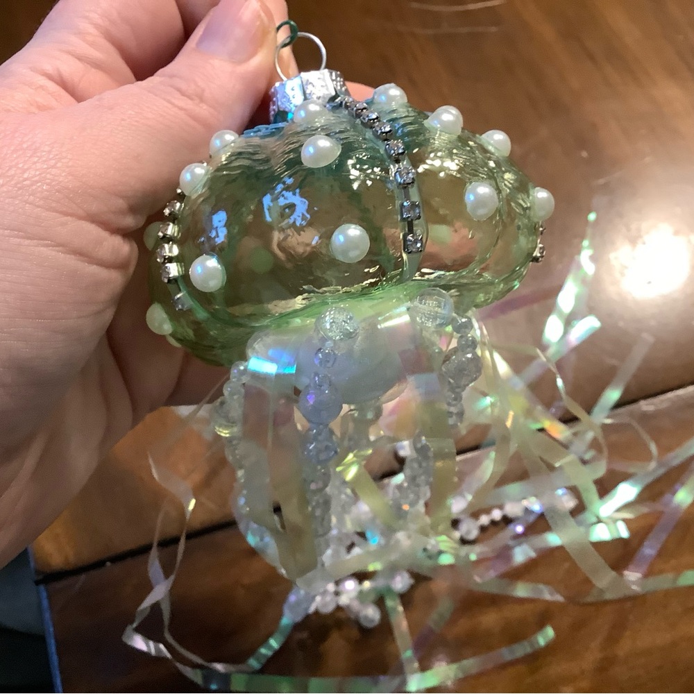 Iridescent Beaded Jellyfish Decor - Picture 3 of 7